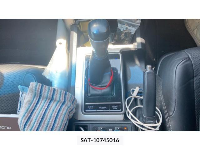 Toyota LAND CRUISER PRADO 2018-04 8074243-19