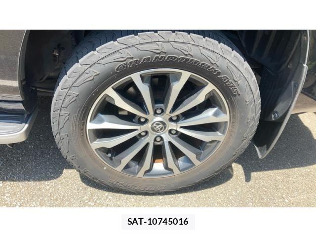 Toyota LAND CRUISER PRADO 2018-04 8074243-24