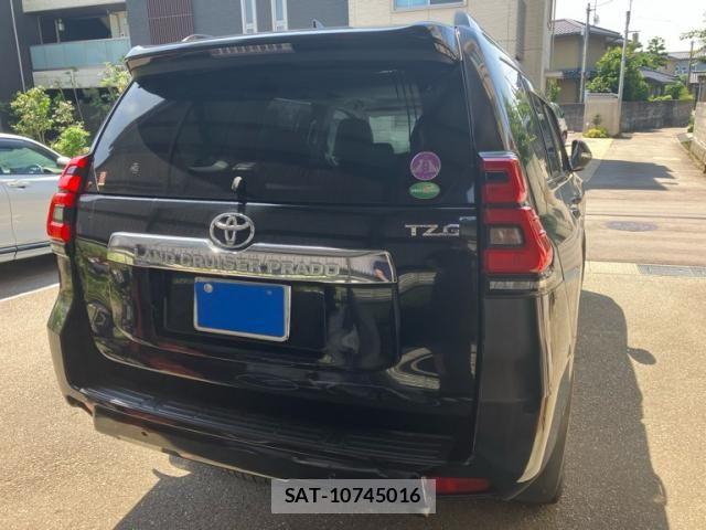 Toyota LAND CRUISER PRADO 2018-04 8074243-2