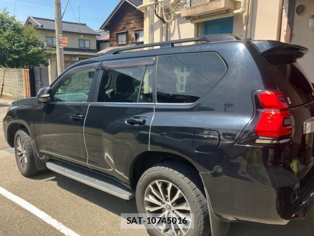 Toyota LAND CRUISER PRADO 2018-04 8074243-3
