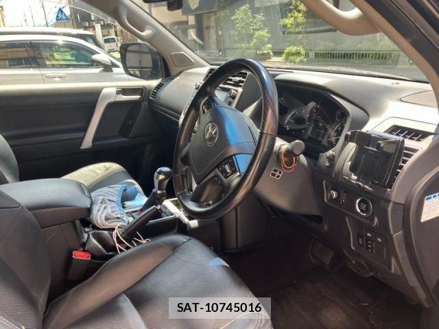 Toyota LAND CRUISER PRADO 2018-04 8074243-5