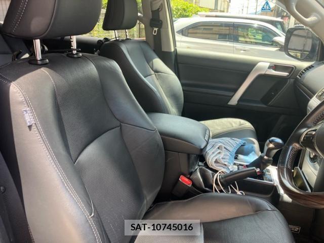 Toyota LAND CRUISER PRADO 2018-04 8074243-6