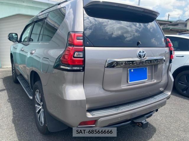 Toyota LAND CRUISER PRADO 2021-02 8074236-2