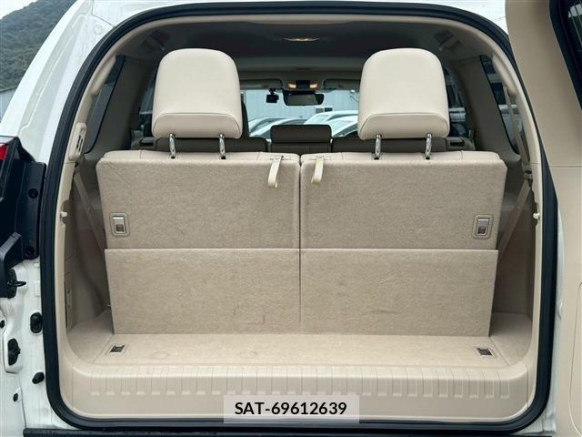 Toyota LAND CRUISER PRADO 2023-02 8074237-7