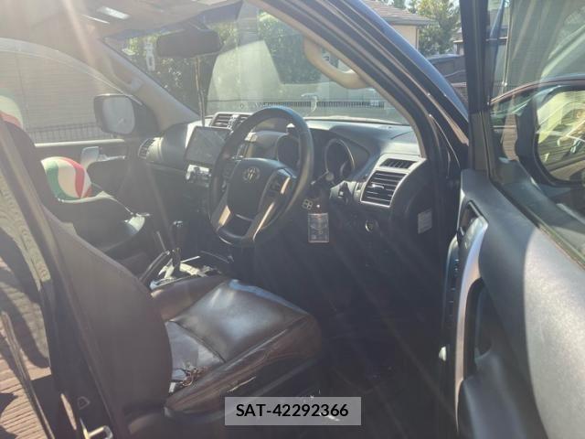 Toyota LAND CRUISER PRADO 2016-11 8074257-10