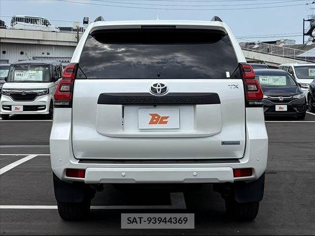 Toyota LAND CRUISER PRADO 2023-10 8074244-13