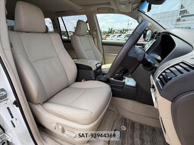 Toyota LAND CRUISER PRADO 2023-10 8074244-15
