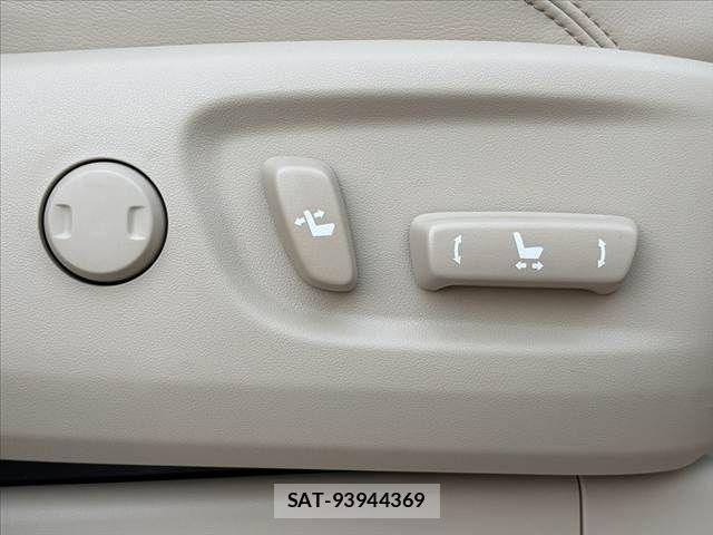 Toyota LAND CRUISER PRADO 2023-10 8074244-25