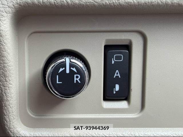 Toyota LAND CRUISER PRADO 2023-10 8074244-28