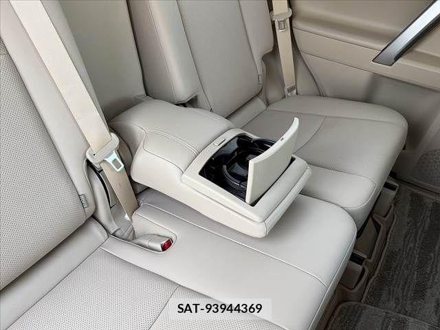 Toyota LAND CRUISER PRADO 2023-10 8074244-29