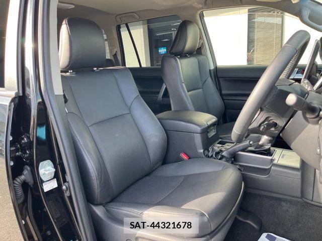 Toyota LAND CRUISER PRADO 2023-11 8074238-10