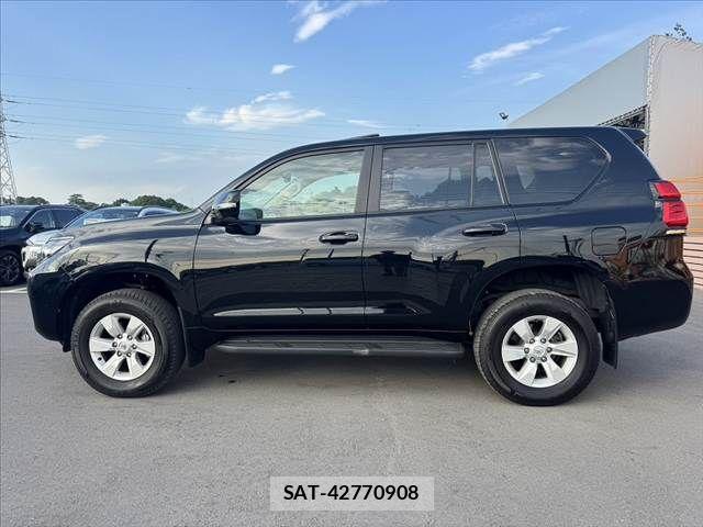 Toyota LAND CRUISER PRADO 2023-10 8074248-10