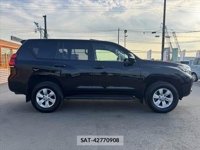Toyota LAND CRUISER PRADO 2023-10 8074248-11