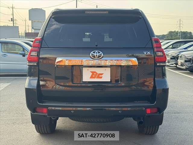 Toyota LAND CRUISER PRADO 2023-10 8074248-13
