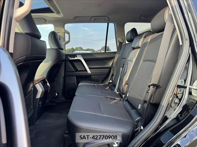 Toyota LAND CRUISER PRADO 2023-10 8074248-17