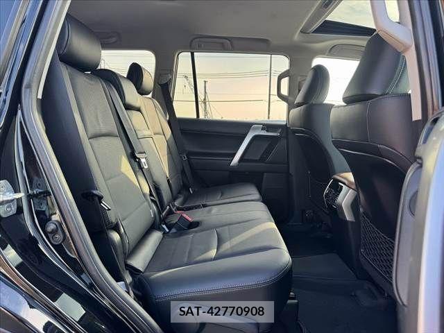 Toyota LAND CRUISER PRADO 2023-10 8074248-19