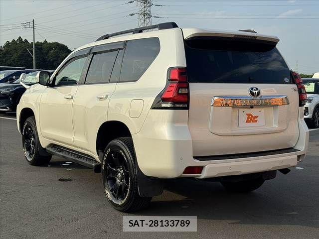 Toyota LAND CRUISER PRADO 2017-11 8100001-12