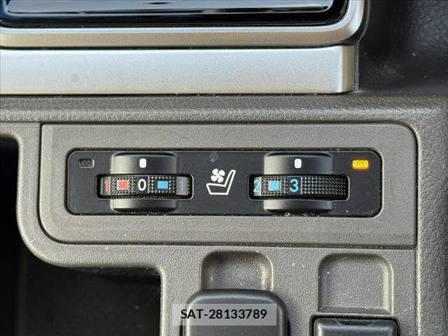 Toyota LAND CRUISER PRADO 2017-11 8100001-4