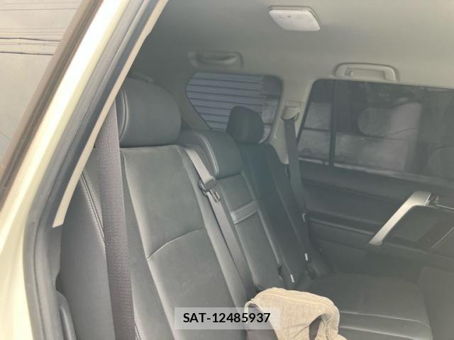 Toyota LAND CRUISER PRADO 2015-10 8100005-6