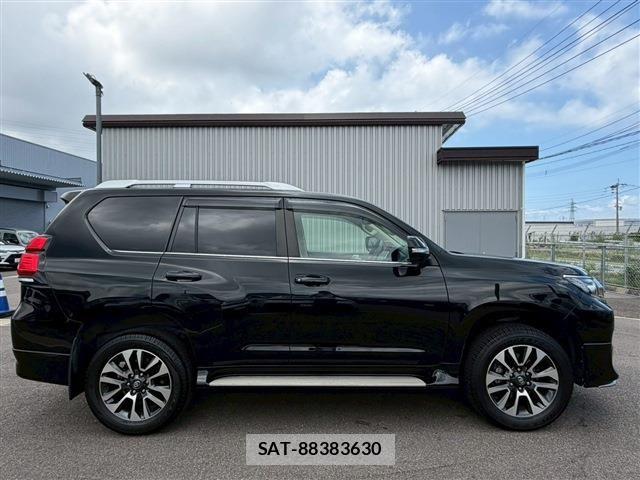 Toyota LAND CRUISER PRADO 2023-04 8099966-9