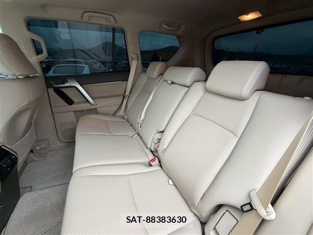 Toyota LAND CRUISER PRADO 2023-04 8099966-14