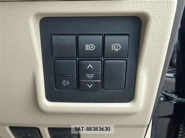 Toyota LAND CRUISER PRADO 2023-04 8099966-27