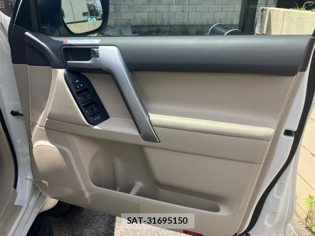 Toyota LAND CRUISER PRADO 2022-12 8099960-11