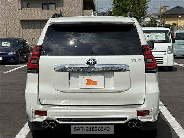 Toyota LAND CRUISER PRADO 2018-02 8099968-13