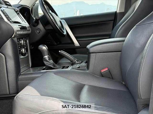 Toyota LAND CRUISER PRADO 2018-02 8099968-16