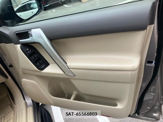 Toyota LAND CRUISER PRADO 2023-10 8130880-12