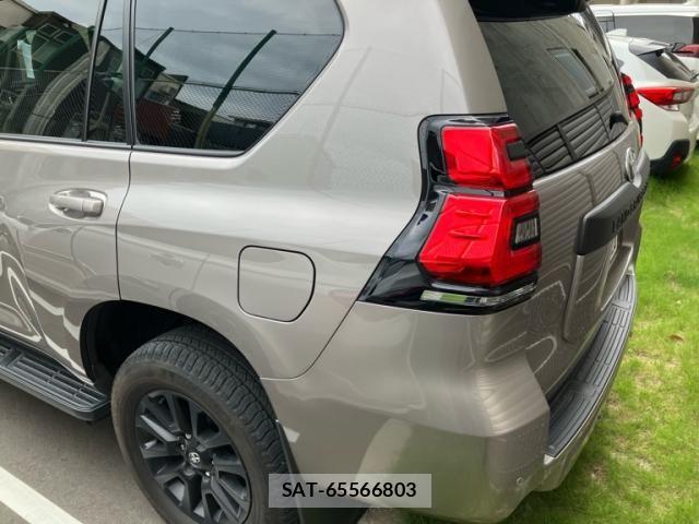 Toyota LAND CRUISER PRADO 2023-10 8130880-3