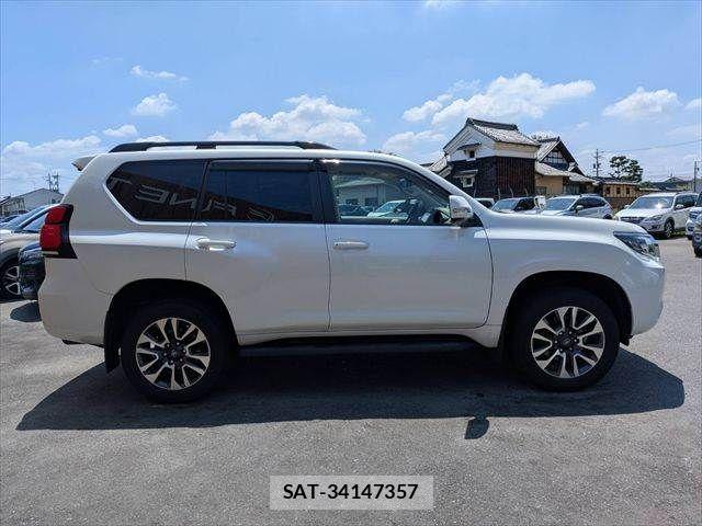Toyota LAND CRUISER PRADO 2022-10 8130899-18