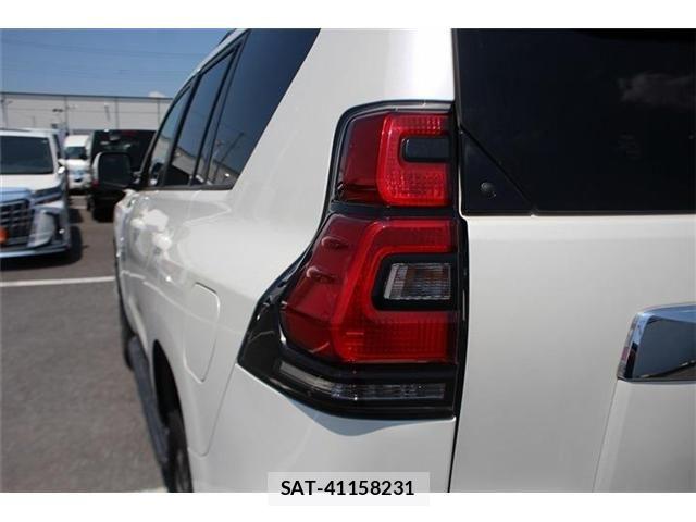 Toyota LAND CRUISER PRADO 2022-11 8130893-25