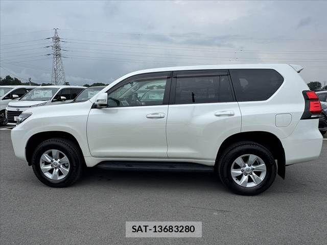 Toyota LAND CRUISER PRADO 2023-09 8130892-10