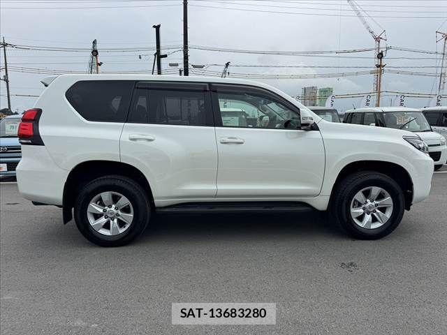 Toyota LAND CRUISER PRADO 2023-09 8130892-11