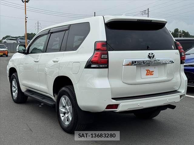 Toyota LAND CRUISER PRADO 2023-09 8130892-12