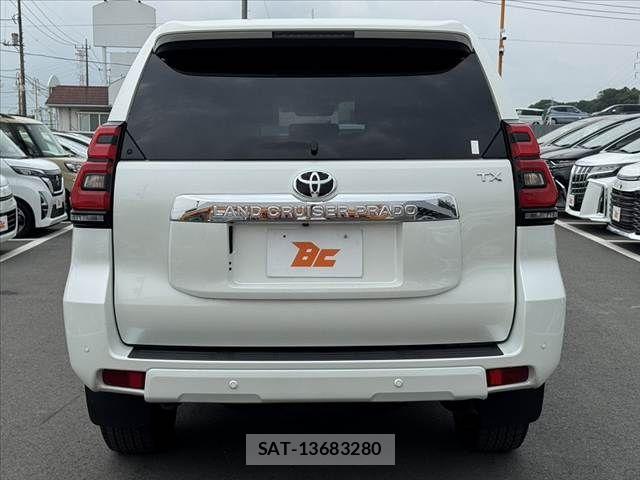 Toyota LAND CRUISER PRADO 2023-09 8130892-13