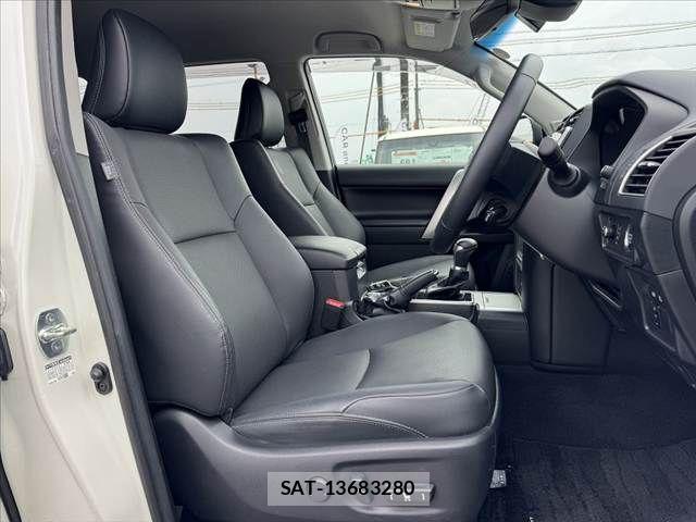 Toyota LAND CRUISER PRADO 2023-09 8130892-15
