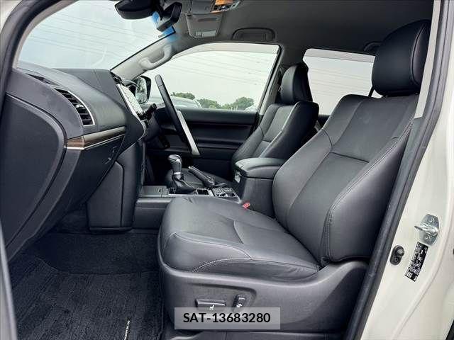 Toyota LAND CRUISER PRADO 2023-09 8130892-16