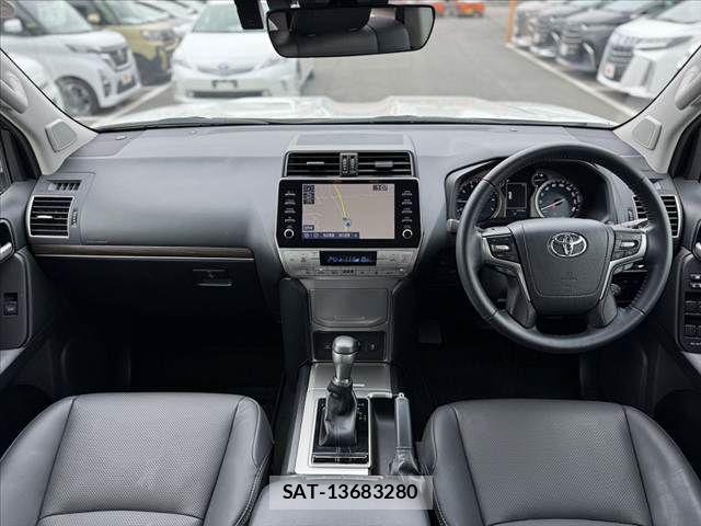 Toyota LAND CRUISER PRADO 2023-09 8130892-1
