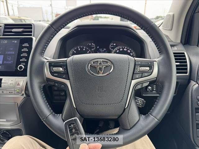 Toyota LAND CRUISER PRADO 2023-09 8130892-6