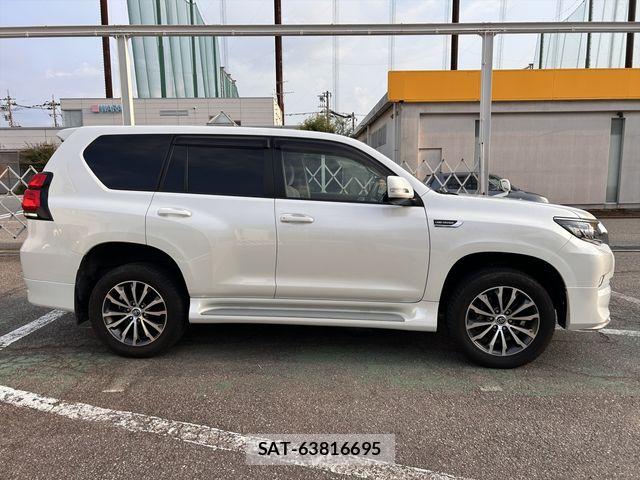 Toyota LAND CRUISER PRADO 2021-02 8130902-3