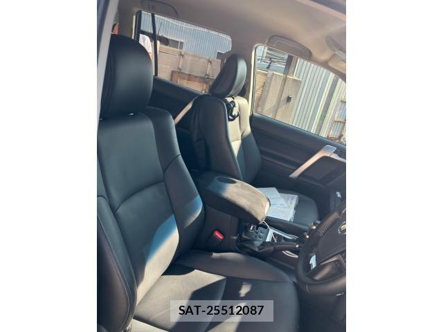 Toyota LAND CRUISER PRADO 2023-08 8130877-17