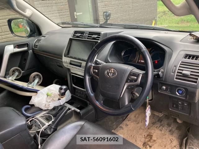 Toyota LAND CRUISER PRADO 2018-05 8130914-10