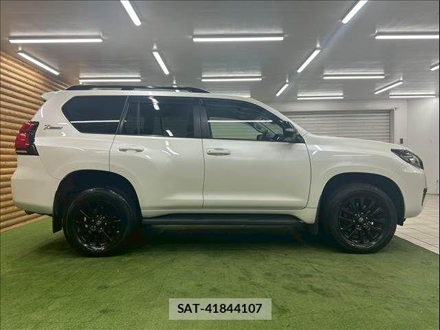 Toyota LAND CRUISER PRADO 2022-02 8146013-14