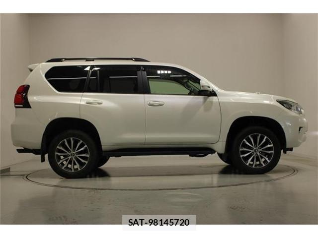 Toyota LAND CRUISER PRADO 2021-04 8146032-12