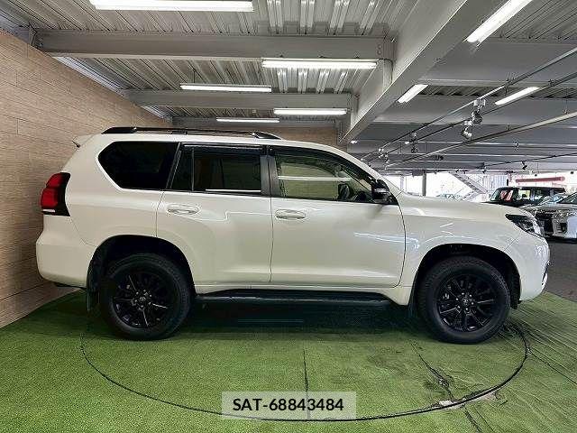 Toyota LAND CRUISER PRADO 2023-07 8146020-17