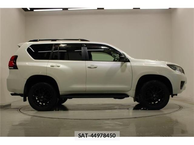 Toyota LAND CRUISER PRADO 2021-07 8208189-12