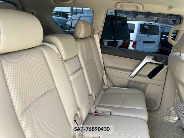 Toyota LAND CRUISER PRADO 2022-04 8208174-16