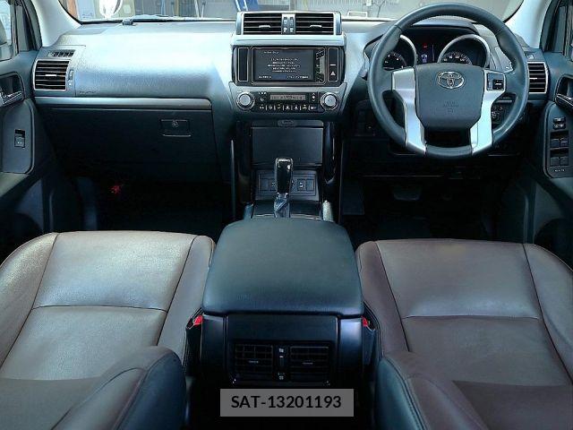 Toyota LAND CRUISER PRADO 2016-01 8208198-1